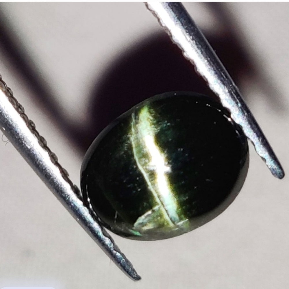 1.50 Ct Natural Kornerupine Catseye Oval Cabweight - 1.50 Ct / Size - 7.50 x 5.7 - Picture 2 of 2